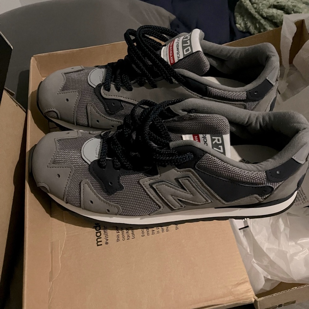 New Balance r770 made in England sz 9.5 grey and navy blue brand new extra laces